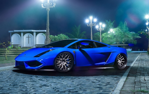 Синий автомобиль Lamborghini Gallardo 