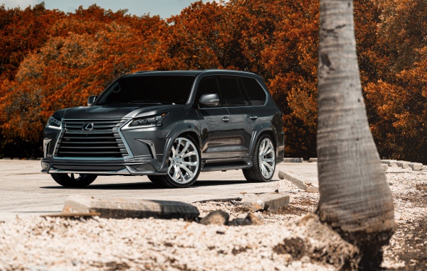 Стильный внедорожник Lexus Lx  2018