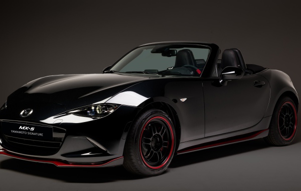 Black car convertible Mazda MX-5, 2018