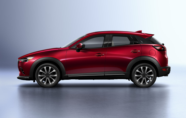Внедорожник Mazda CX-3, 2019 года вид сбоку