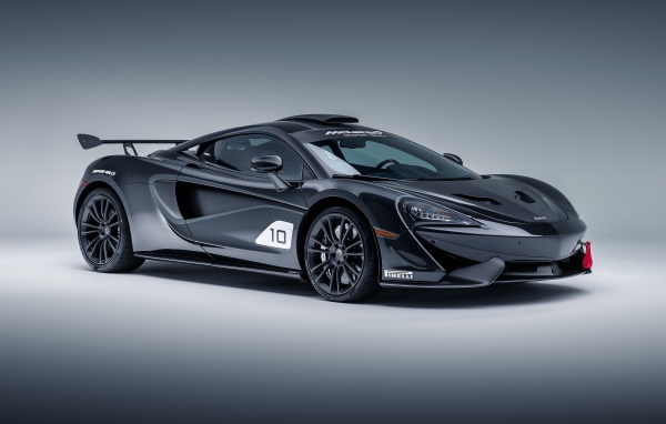 Черный гоночный автомобиль McLaren MSO X, 2018