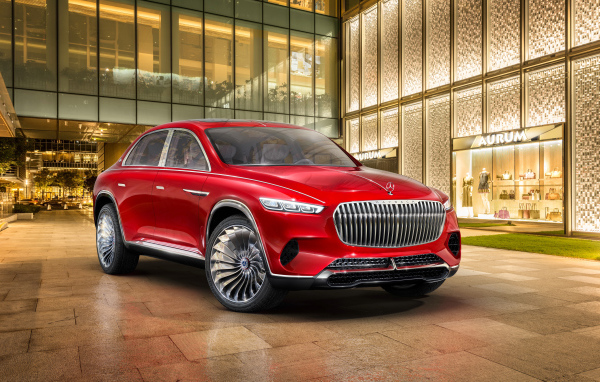 Красный стильный новый автомобиль Mercedes Maybach Ultimate Luxury, 2018 года