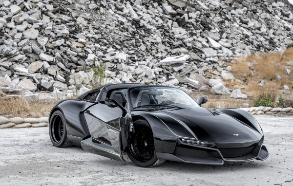 Черный кабриолет Renault Beast Alpha X Blackbird, 2018 года