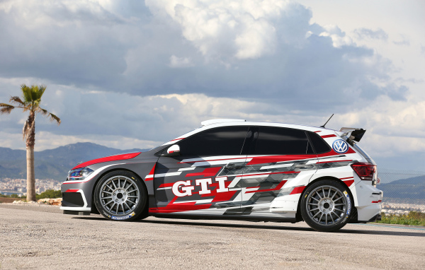 Спортивный автомобиль Volkswagen Polo GTI R5, вид сбоку