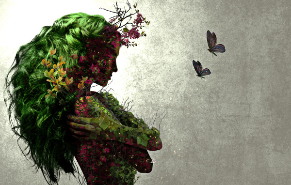 Фантастическая девушка с растениями и бабочками