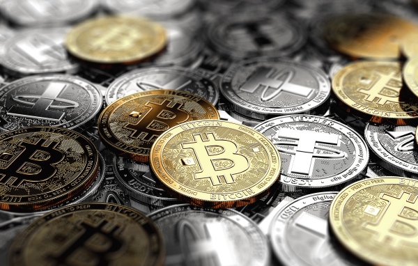 Монеты Bitcoin и Tether