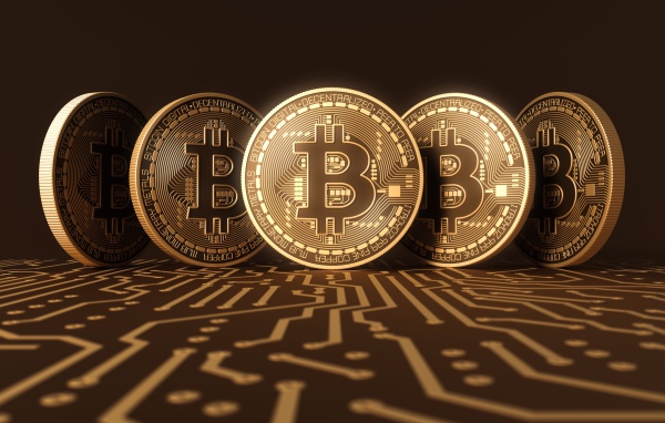 Золотые монеты биткоин 