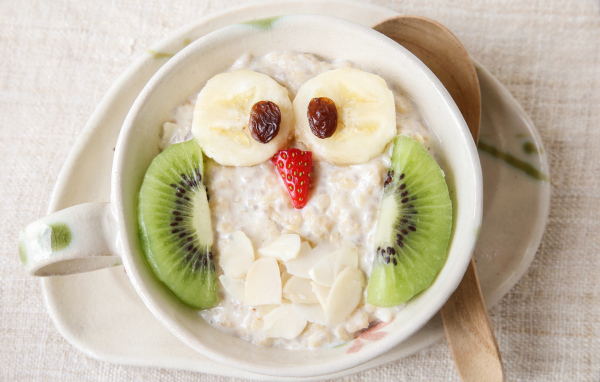 Креативное украшение детского завтрака в виде совы