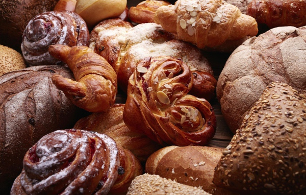 Свежая аппетитная выпечка крупным планом