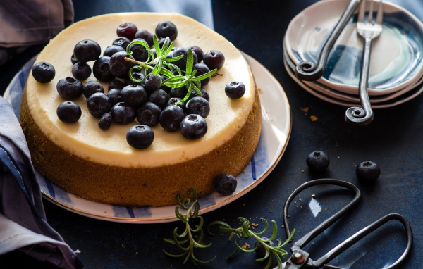 Аппетитный пирог с ягодами черники