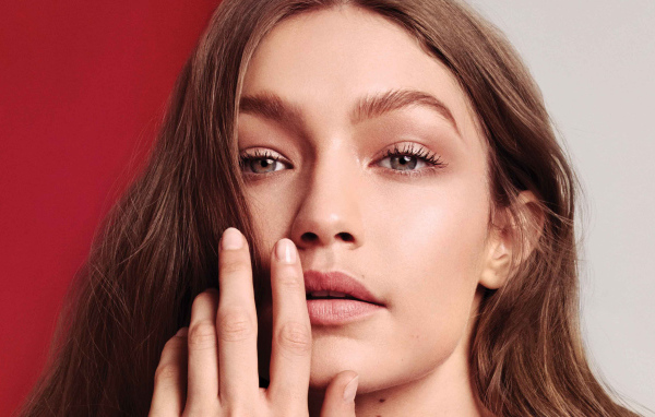 Нежная девушка модель Джиджи Хадид лицо крупным планом