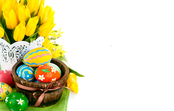 Пасхальные яйца и букет желтых тюльпанов, шаблон для открытки на Пасху