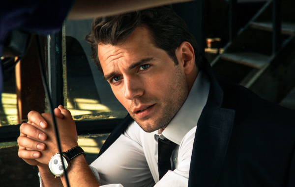 Красивый английский актер Генри Кавилл