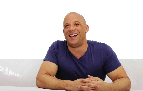 Улыбающийся популярный актер Вин Дизель