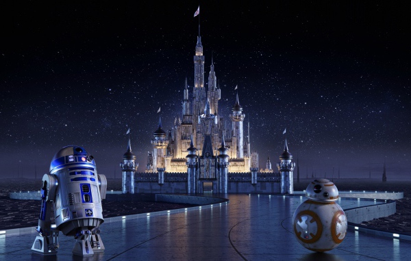 Роботы R2-D2 и BB-8 на фоне замка Disney