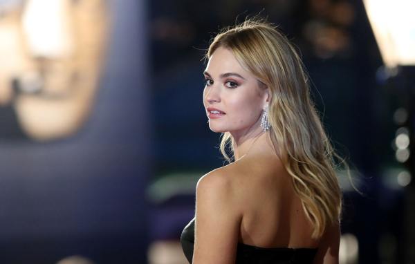 Красивая британская актриса Лили Джеймс