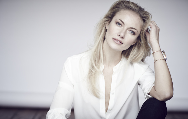 Французская голубоглазая актриса Мелани Лоран