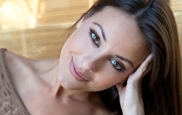 Нежная зеленоглазая актриса Лорена Гарсия