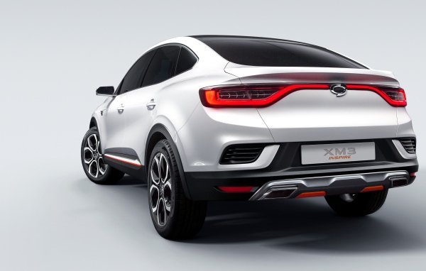 Автомобиль Samsung XM3 Inspire 2019 года вид сзади