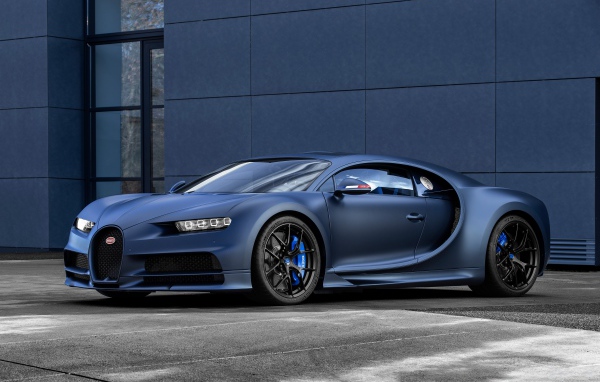 Спортивный автомобиль Bugatti Chiron 2019 года