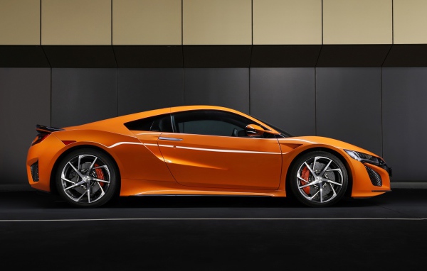 Стильный новый автомобиль Honda NSX 2019 года вид сбоку