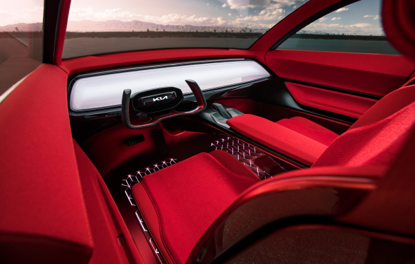 Красный салон автомобиля Kia Habaniro