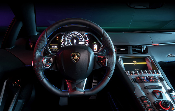 Черный кожаный руль автомобиля Lamborghini Aventador  CGI