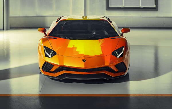 Автомобиль Lamborghini Aventador S 2019 года вид спереди