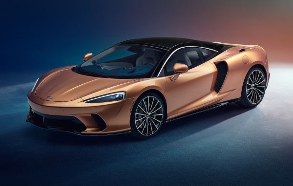 Коричневый автомобиль McLaren GT Superlight 2019 года