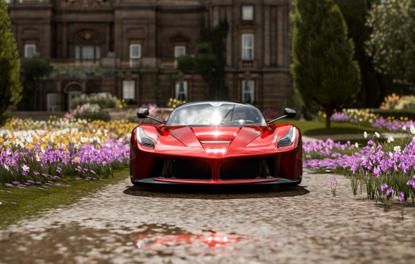 Дорогой красный автомобиль Forza Horizon вид спереди