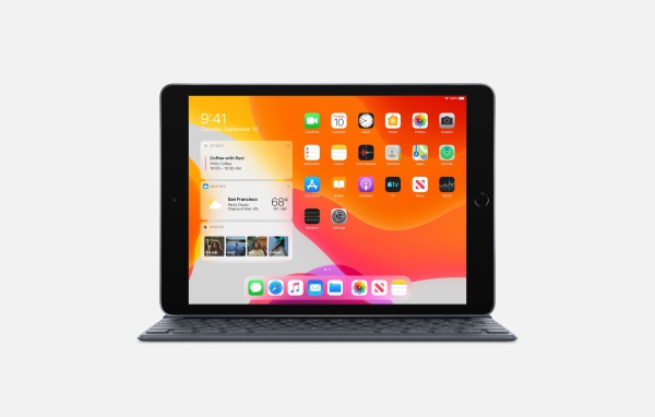 Новый  iPad 10.2‑inch, 2019 года на белом фоне