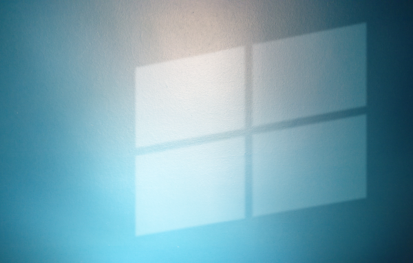 Окно операционной системы на голубом фоне