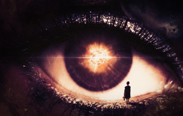 Маленькая девочка стоит на открытом фантастическом глазу