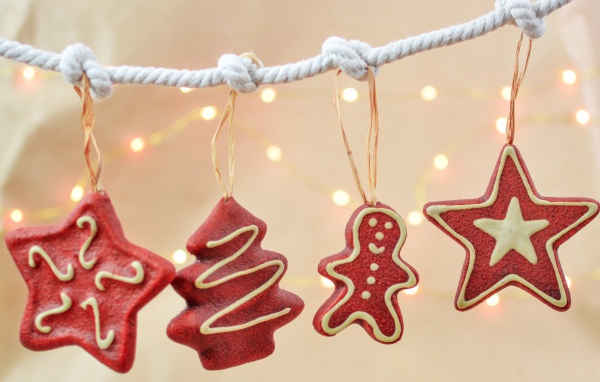Новогоднее печенье на веревке 