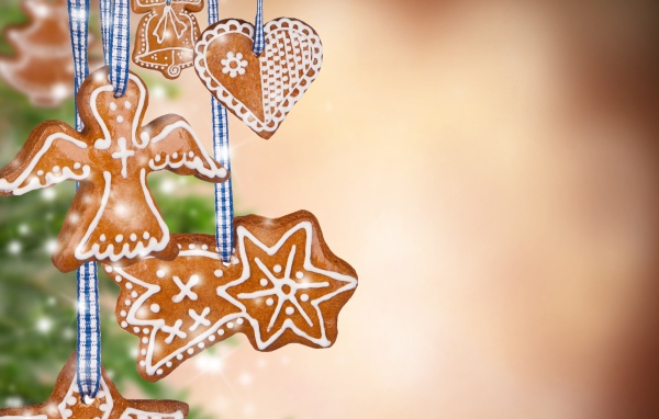 Праздничное печенье на веревках на Рождество 