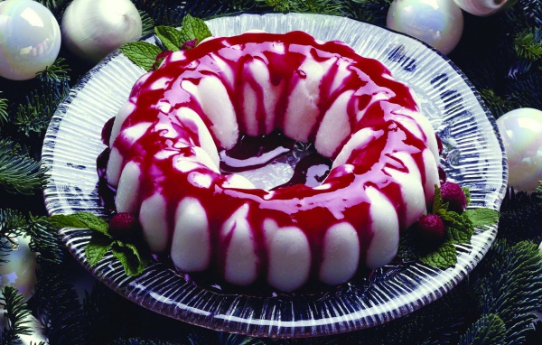 Пирог суфле с малиновым сиропом 