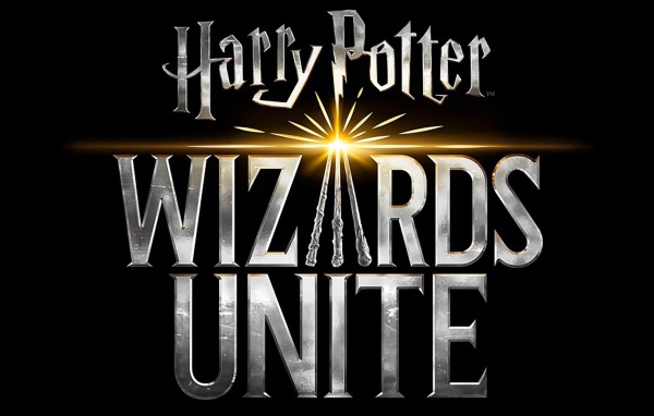 Логотип новой видеоигры Harry Potter: Wizards Unite, 2019 года на черном фоне