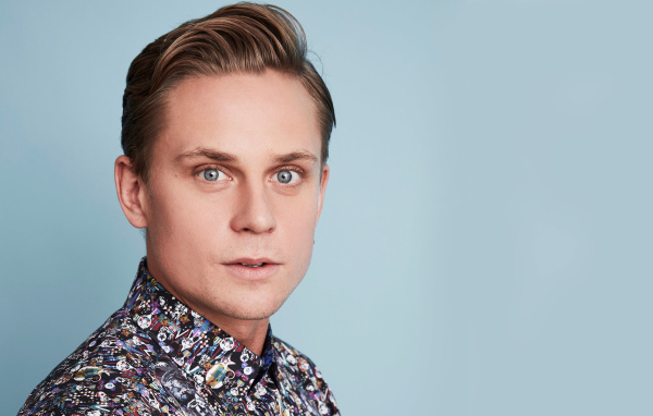 Красивый голубоглазый мужчина, актер Билли Магнуссен