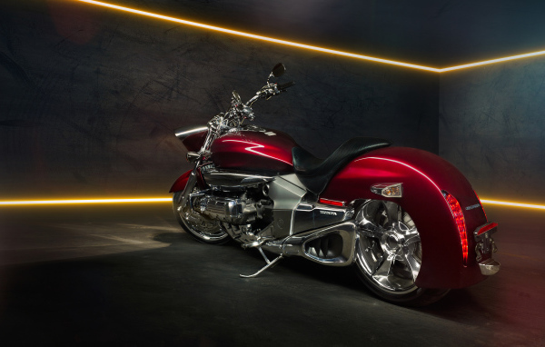 Большой мотоцикл Honda Valkyrie Rune 