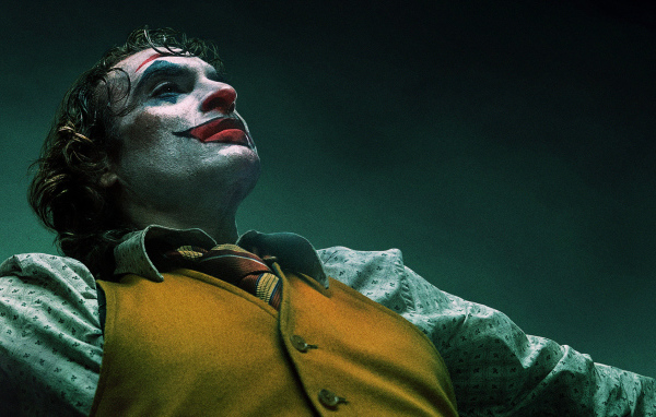 Актер Хоакин Феникс в фильме Джокер, 2019