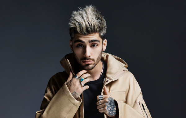 Британский певец Zayn  с крашеными волосами