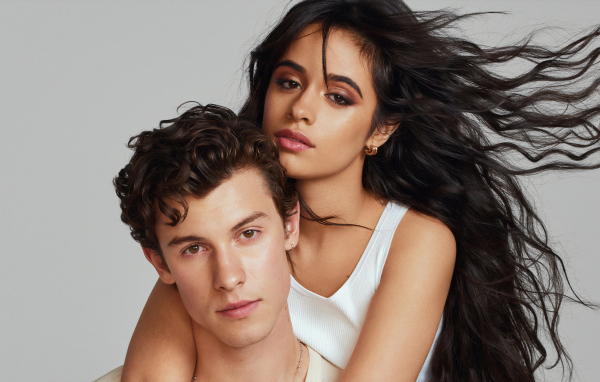 Молодые исполнители Шон Мендес и Камила Кабельо