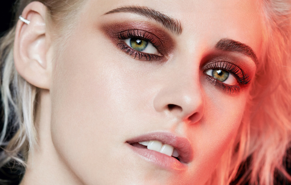 Американская актриса Кристен Стюарт лицо крупным планом