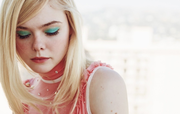 Красивая нежная блондинка, актриса Эль Фаннинг 