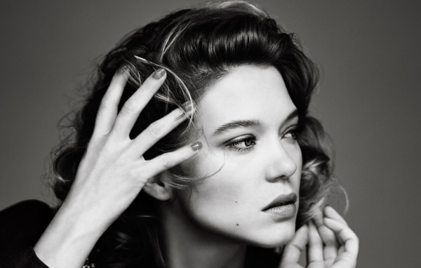 Французская актриса Леа Сейду  черно белое фото