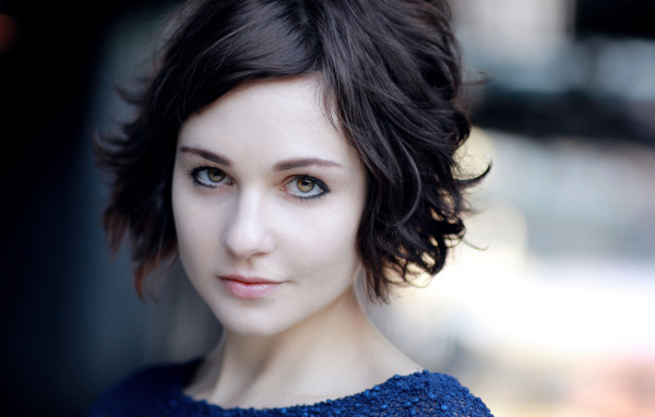 Актриса Таппенс Мидлтон с короткой стрижкой 