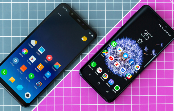 Два смартфона Xiaomi Mi 8 и Samsung Galaxy S9+