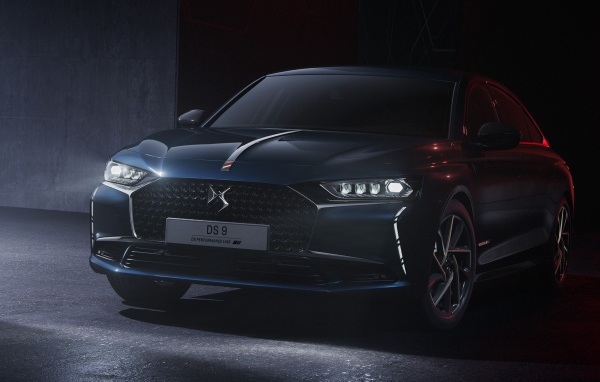 Автомобиль DS 9 Performance Line 2020 года