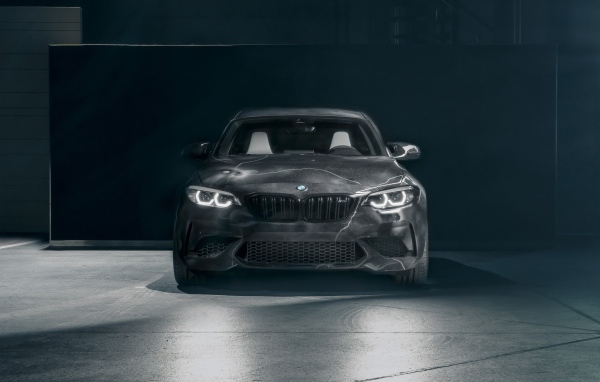 Автомобиль  BMW M2, 2020 года вид спереди