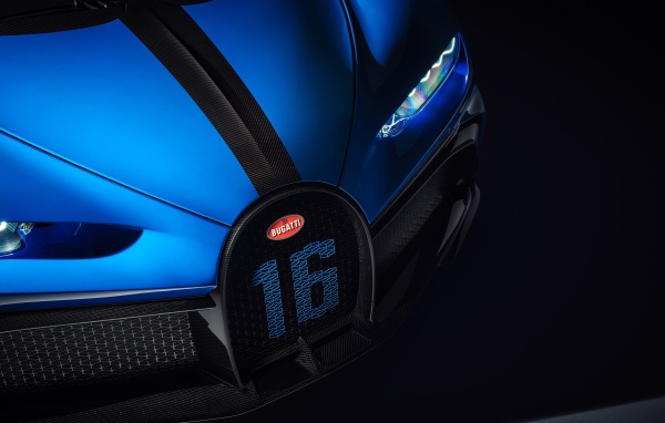 Номер 16 на автомобиле Bugatti Chiron Pur Sport 2020 года 